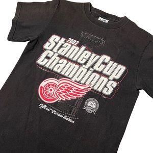 Vintage Y2K Detroit Red Wings 2002 Stanley Cup Champions T Shirt Lee